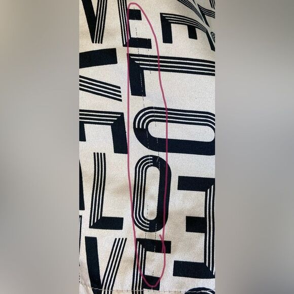 Victoria’s Secret VS Love Logo Satin Long Sleeve Button Up Sleep Top Small - Picture 5 of 7